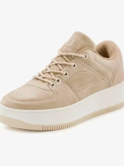 Baskets sneakers modernes avec semelle compensée légère