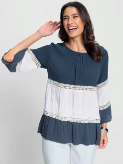 Blouse viscose avec empiècements dentelle et col rond manches trois quarts