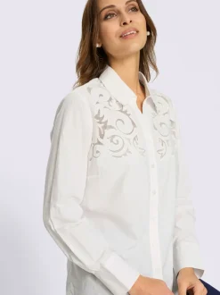 Chemisier en coton broderie doublée de résille
