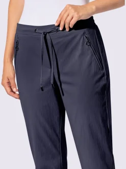Pantalon, ceinture et lien à nouer