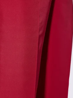 Pantalon plis repassés, effet affinant
