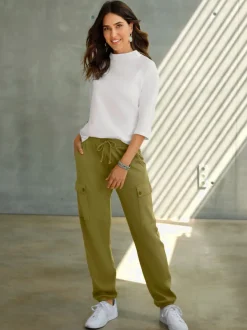 Pantalon sweat poches plaquées sur les côtés.