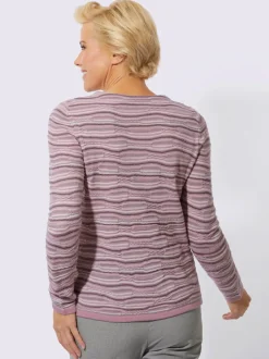 Pull en tricot superbe motif tricoté