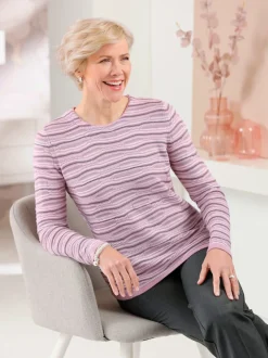 Pull en tricot superbe motif tricoté