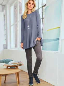 Pull long légèrement évasé en tricot fin avec col rond