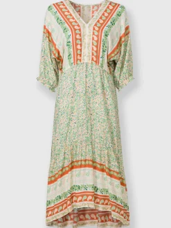 Robe d'été coupe plus longue au dos