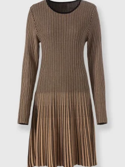 Robe en tricot effet plissé contrasté