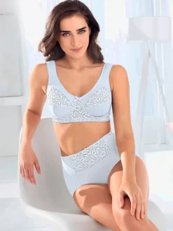 Slip gainant éléments en dentelle légèrement transparente