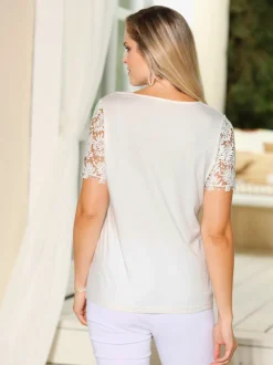 T-shirt en dentelle dentelle aux manches