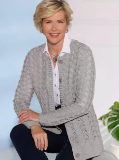 Veste en tricot superbe motif ajouré